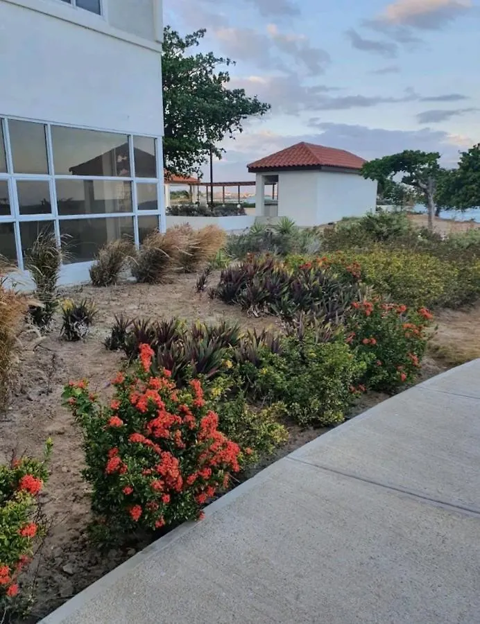Impeccable 2-Br Apartment-Ornella Villa At Bayfront Villa Portmore Apartment