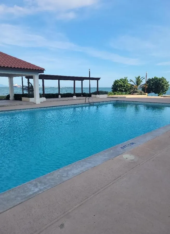Impeccable 2-Br Apartment-Ornella Villa At Bayfront Villa Portmore Apartmán